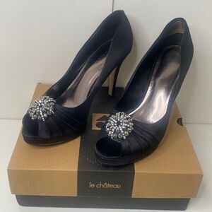 Le Chateau Sz 9 Black Heel with Front Decoration